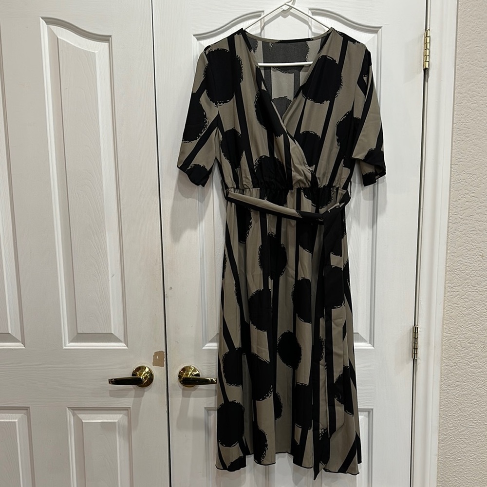 Gray and Black Wrap Midi Dress with V-Neck